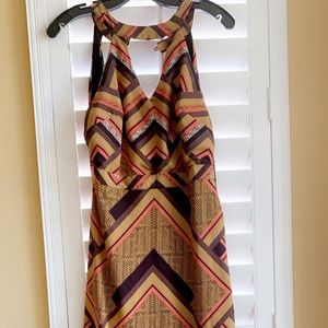 A long beautiful dress. Never worn. Medium size